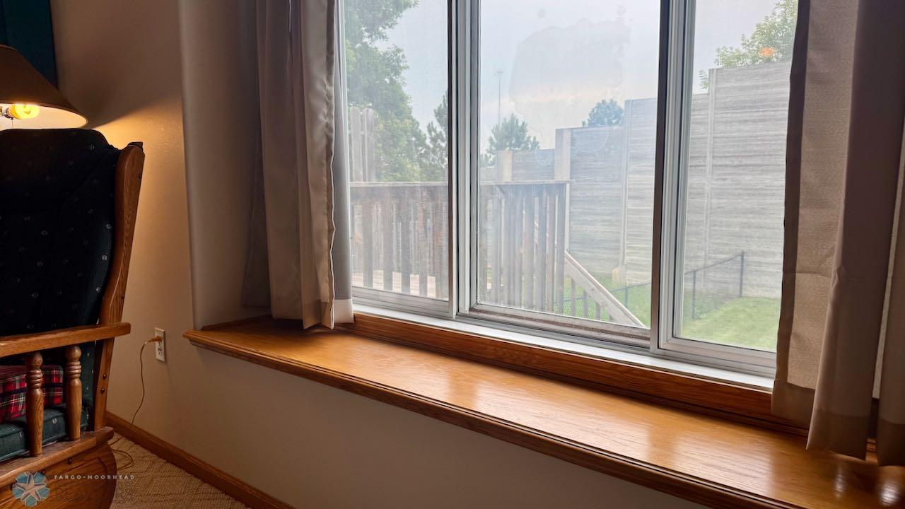 (11) Living Room Window Seat.jpeg