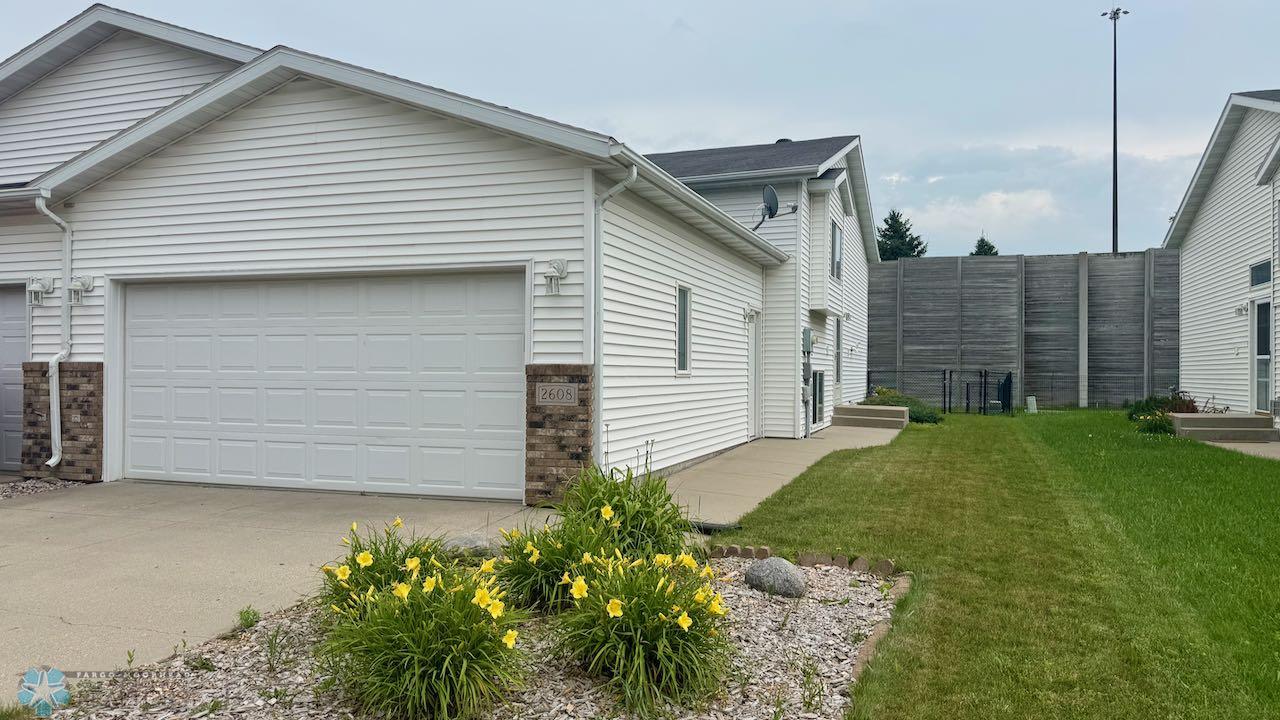 (4) Front of Home.jpeg