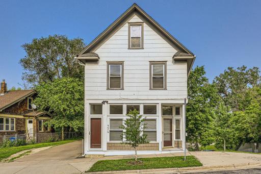 774 Capitol Heights - Web Quality - 004 - 09 Exterior Front.jpg