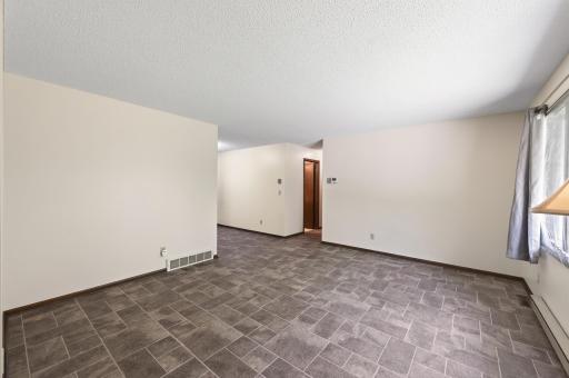 19355 University Avenue, East Bethel, MN 55011