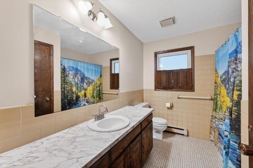 19355 University Avenue, East Bethel, MN 55011