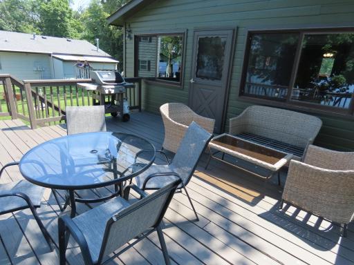 Large deck to watch those beautiful sunsets!