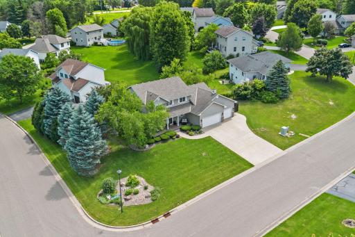 274 Jaspers Circle S, Chaska, MN 55318