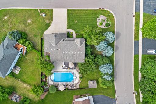 274 Jaspers Circle S, Chaska, MN 55318