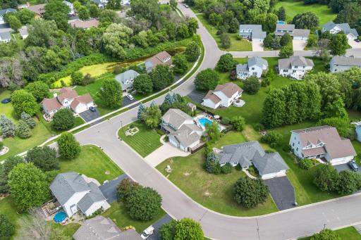 274 Jaspers Circle S, Chaska, MN 55318