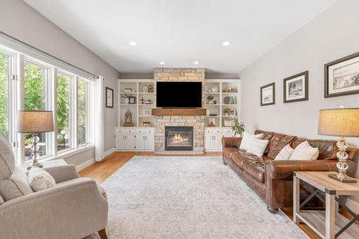 274 Jaspers Circle S, Chaska, MN 55318