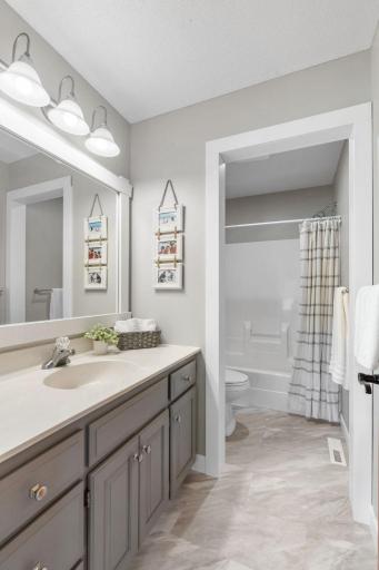 274 Jaspers Circle S, Chaska, MN 55318