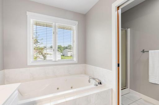274 Jaspers Circle S, Chaska, MN 55318