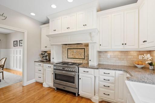 274 Jaspers Circle S, Chaska, MN 55318
