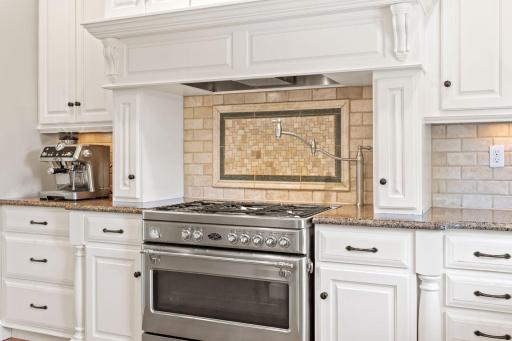274 Jaspers Circle S, Chaska, MN 55318