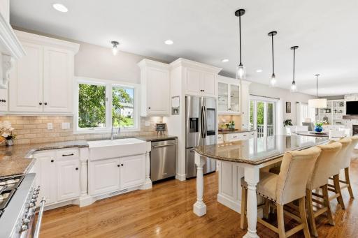 274 Jaspers Circle S, Chaska, MN 55318