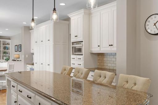 274 Jaspers Circle S, Chaska, MN 55318