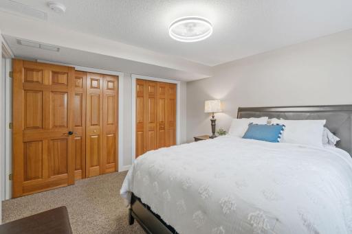 274 Jaspers Circle S, Chaska, MN 55318