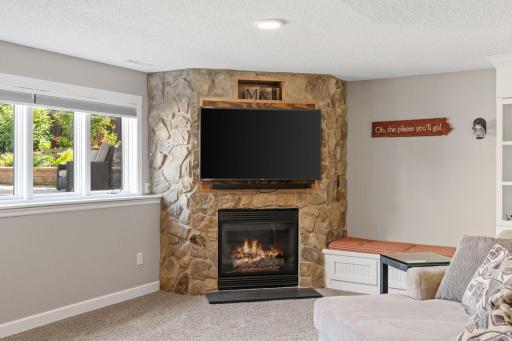 274 Jaspers Circle S, Chaska, MN 55318