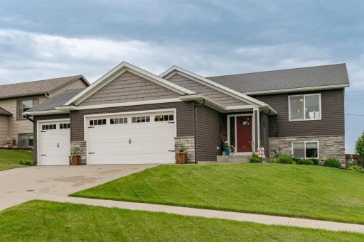 657 Towne Drive NE, Byron, MN 55920