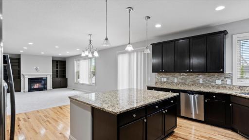 15365 Eagle Creek Way, Apple Valley, MN 55124
