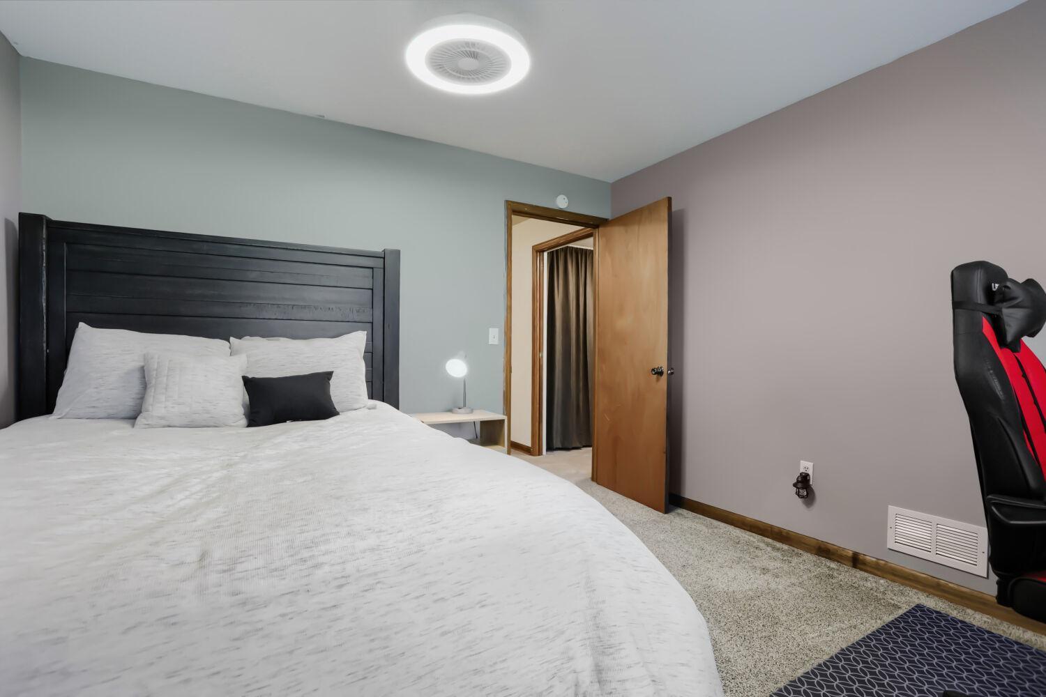 6598 Black Duck Drive S - Web Quality - 024 - 20 Bedroom.jpg