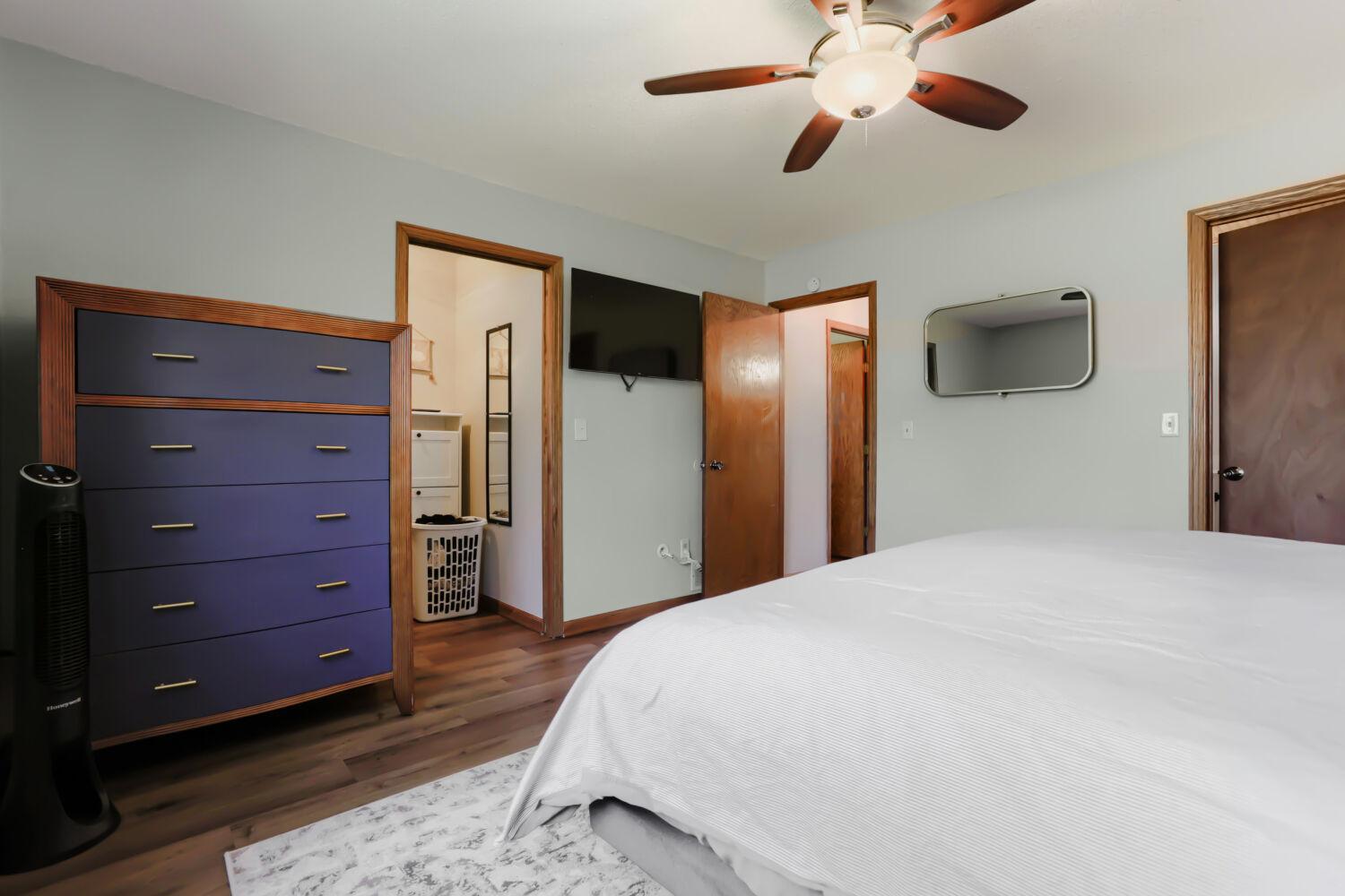 6598 Black Duck Drive S - Web Quality - 021 - 17 Primary Bedroom.jpg