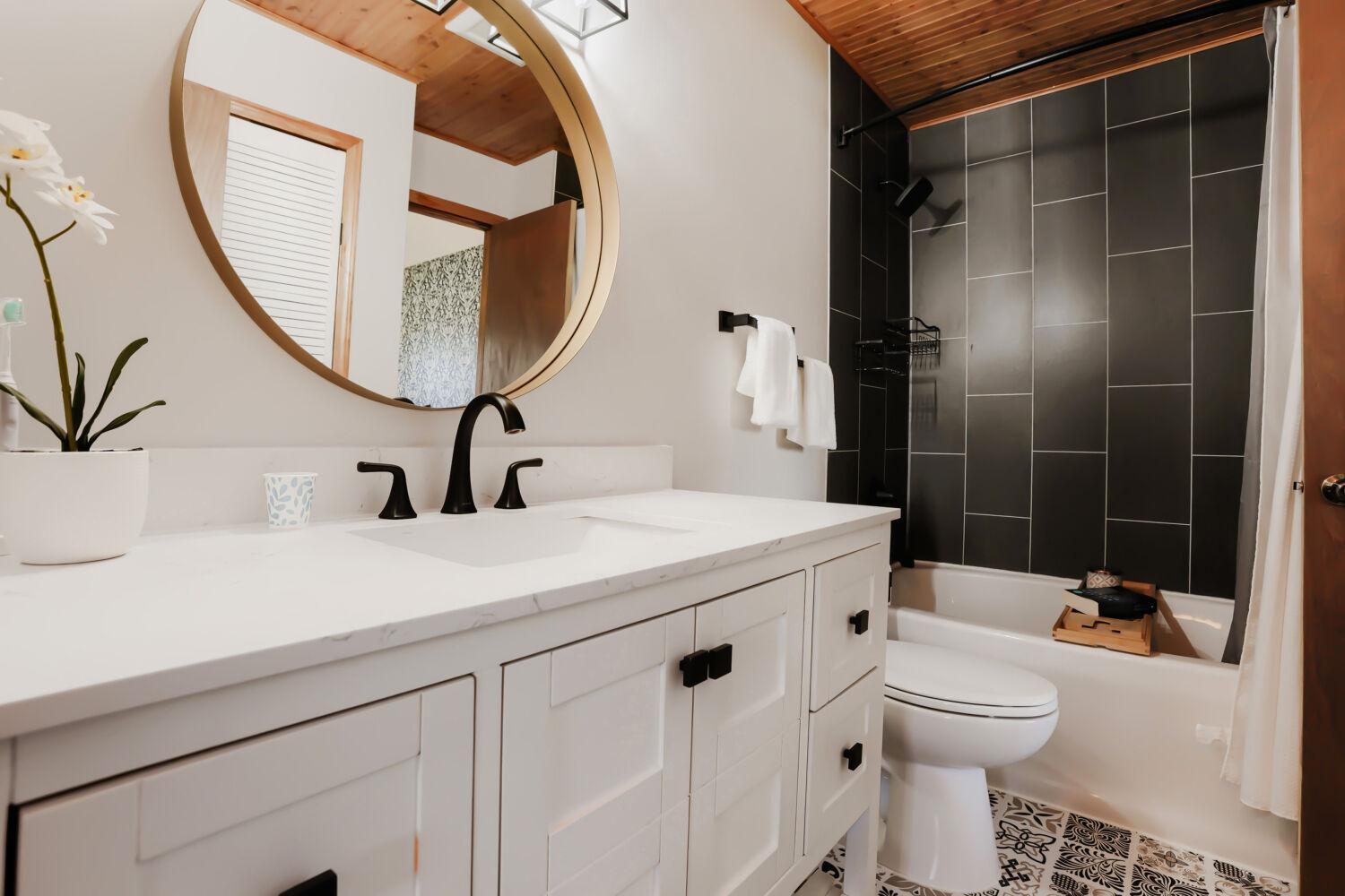 6598 Black Duck Drive S - Web Quality - 026 - 22 Bathroom.jpg