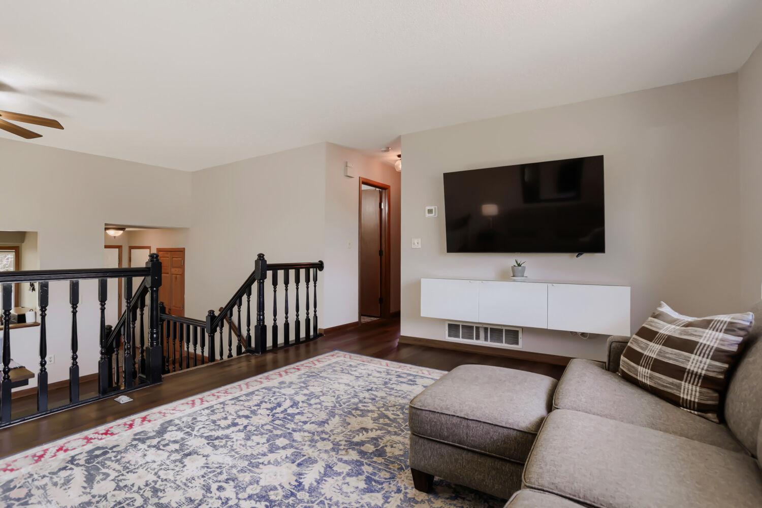 6598 Black Duck Drive S - Web Quality - 011 - 07 Living Room.jpg