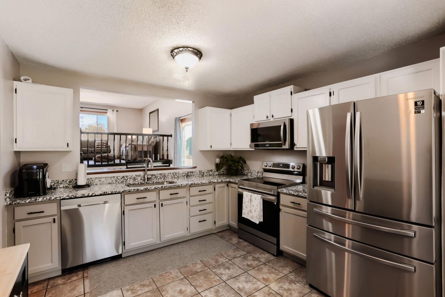 6598 Black Duck Drive S - Web Quality - 016 - 12 Kitchen.jpg