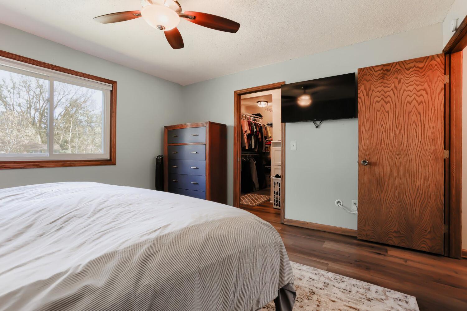 6598 Black Duck Drive S - Web Quality - 020 - 16 Primary Bedroom.jpg