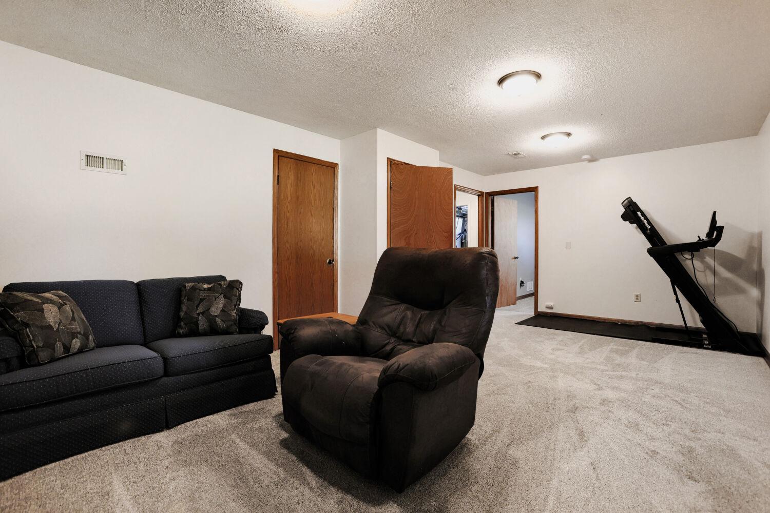 6598 Black Duck Drive S - Web Quality - 017 - 13 Family Room.jpg