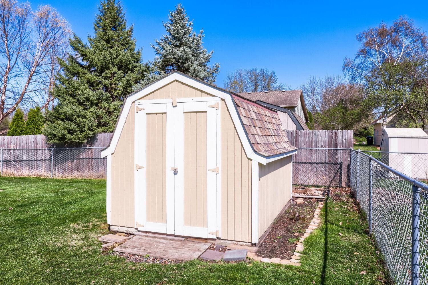 6598 Black Duck Drive S - Web Quality - 031 - 27 Exterior Rear.jpg