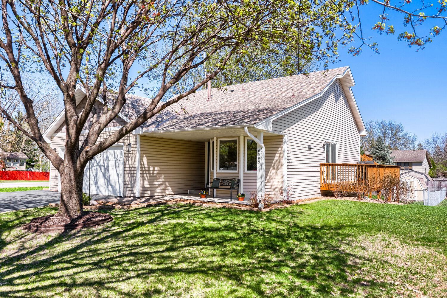 6598 Black Duck Drive S - Web Quality - 006 - 03 Exterior Front.jpg