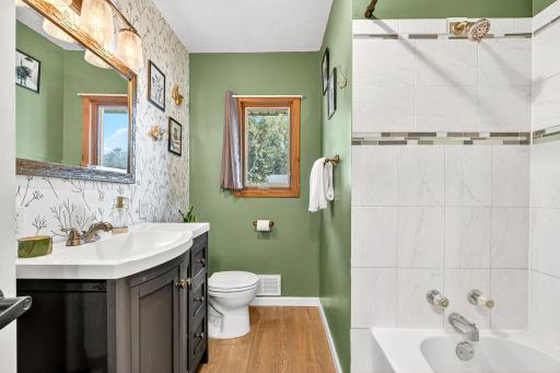 35-web-or-mls-260-longfellow-st-ne.jpg