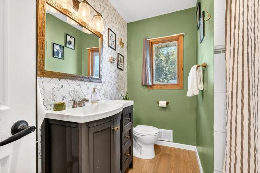 36-web-or-mls-260-longfellow-st-ne.jpg