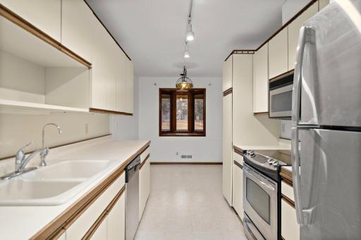 223 Birnamwood Drive, Burnsville, MN 55337