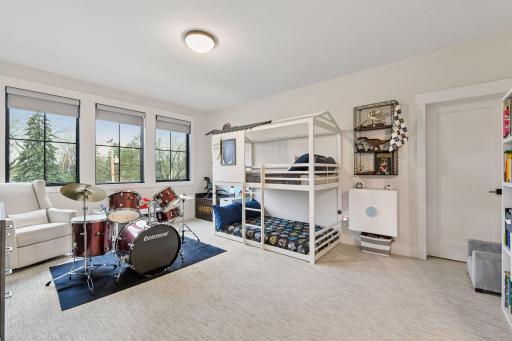5721 Olinger Road, Edina, MN 55436