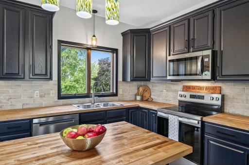 28732 Olympic Trail, Lindstrom, MN 55045