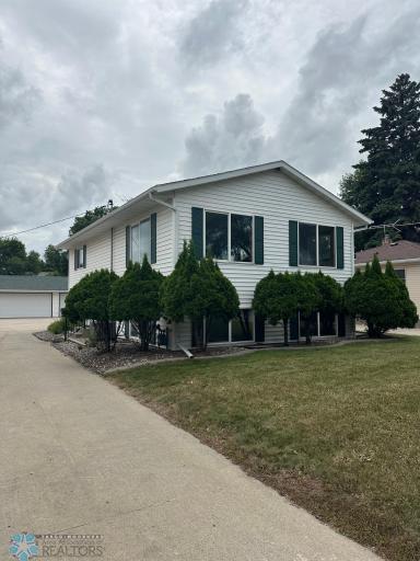 2126 5th Avenue S, Fargo, ND 58103