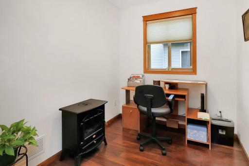 Great office or multi purpose space off the mudroom..jpg