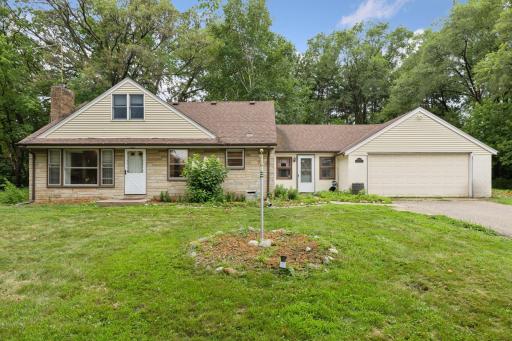 8506 E River Road NW, Coon Rapids, MN 55433
