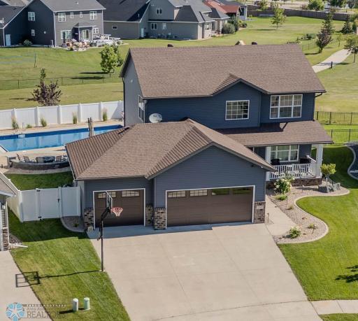 252 30th Avenue E, West Fargo, ND 58078