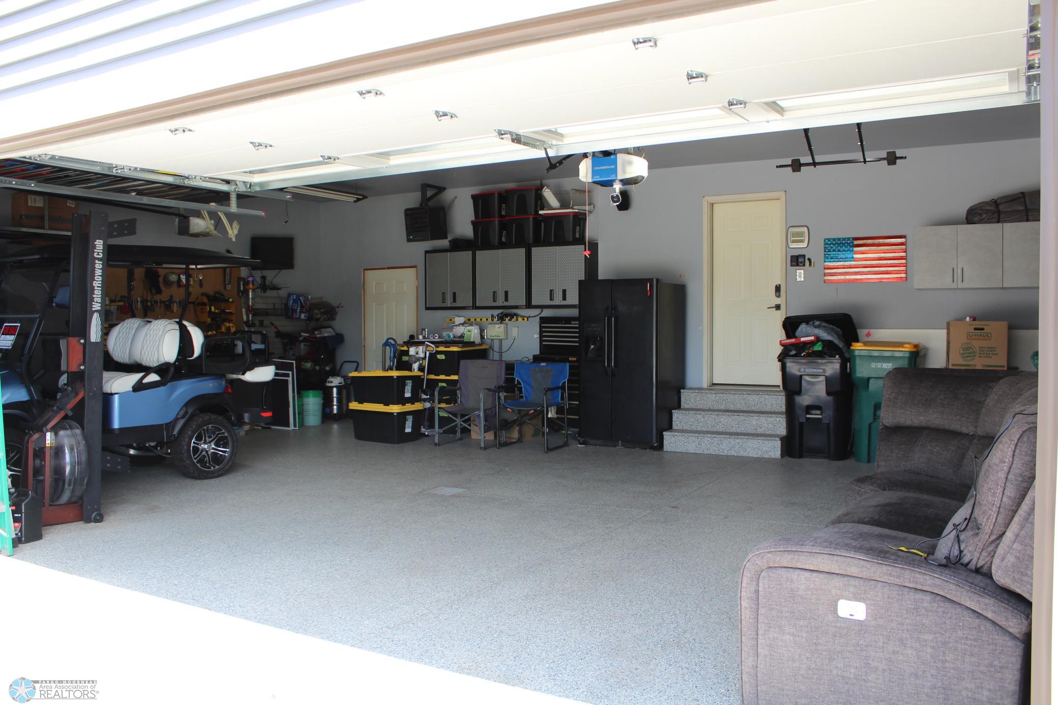 Garage-cabinets all included