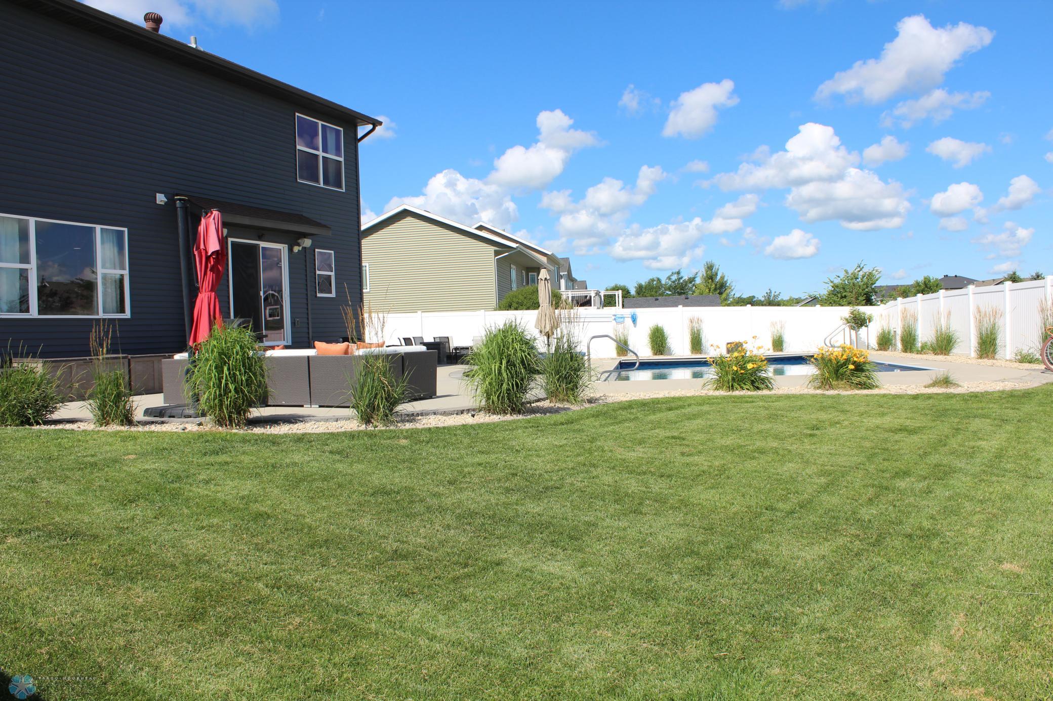 Pool and yard for your enjoyment