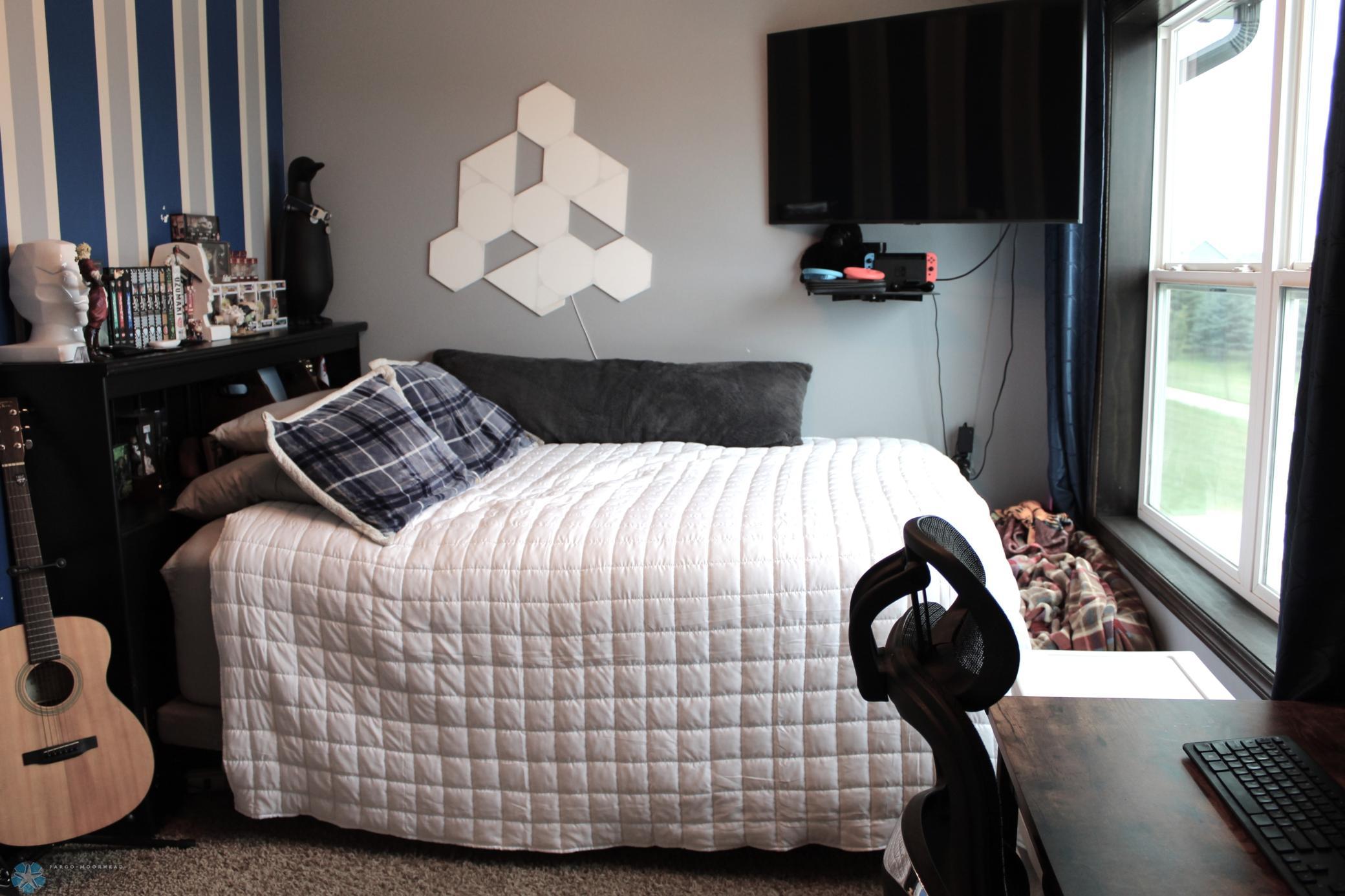Upper bedroom 2
