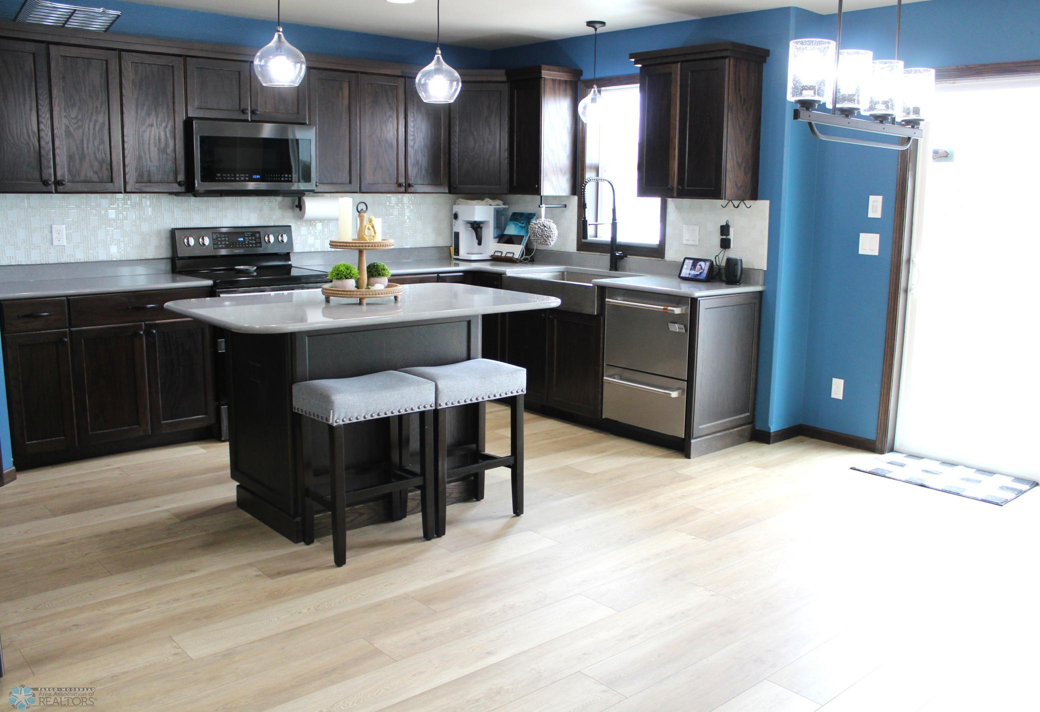 Kitchen-NEW flooring