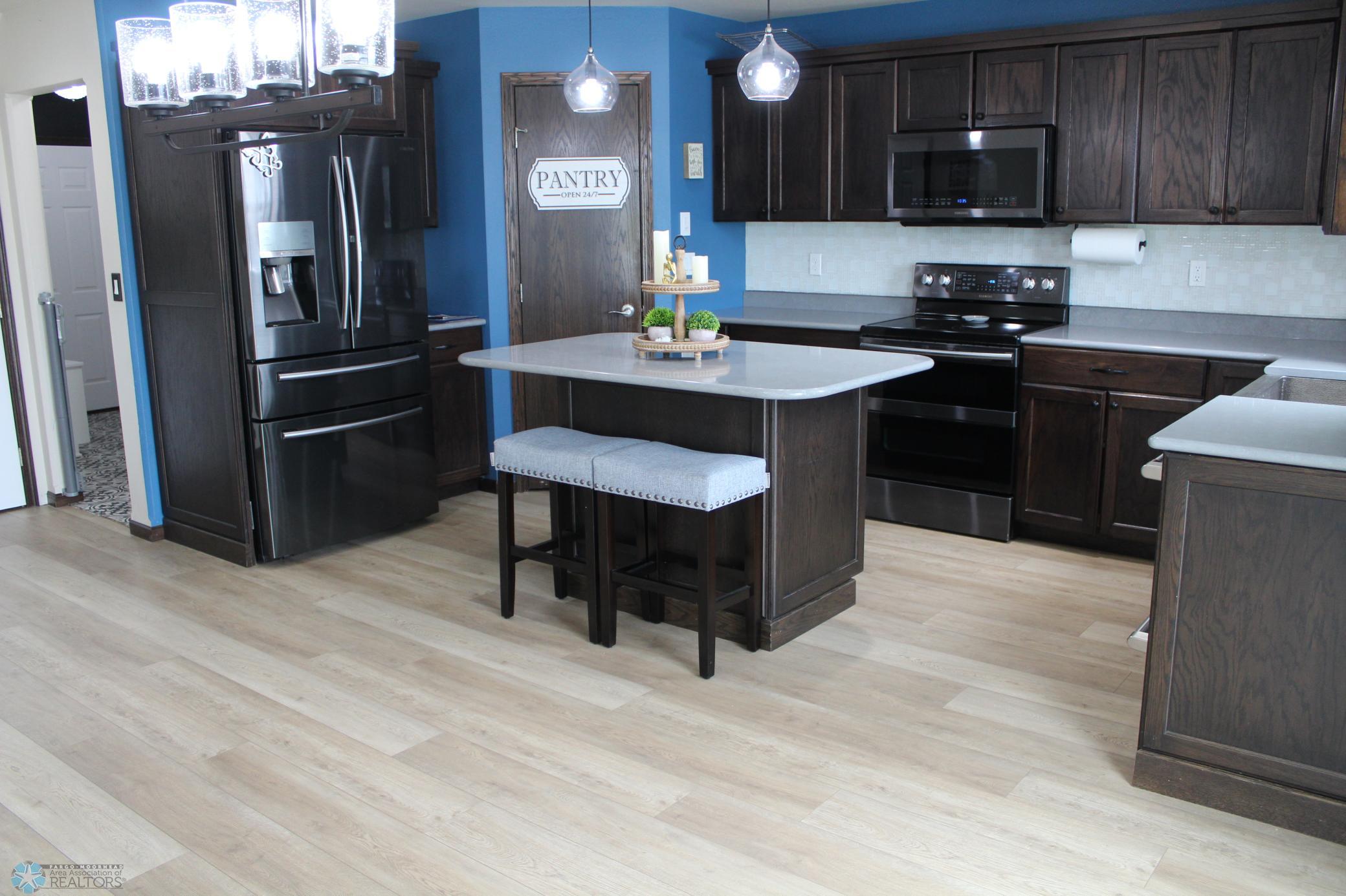 Kitchen-NEW flooring