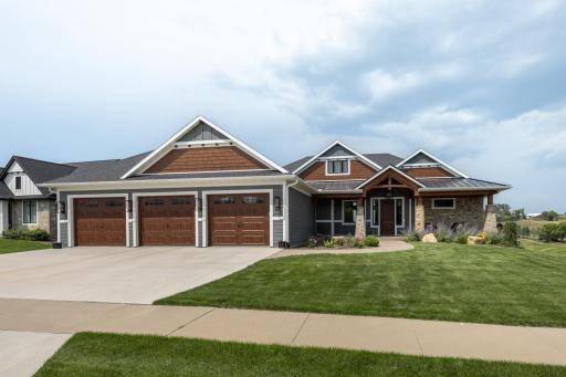 5 bed 4 bath home for sale on Somerby Golf Course 1007 Southwell Enclave NE Byron MN 55920