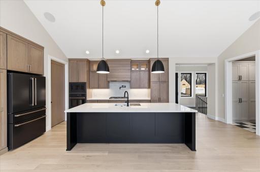 2682 Lakeview Court, Little Canada, MN 55117