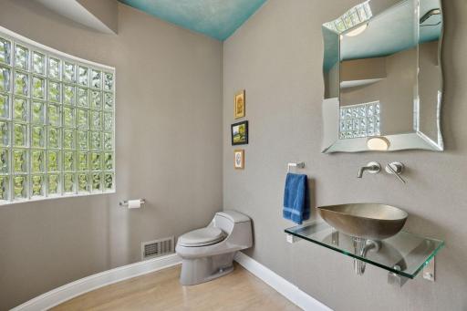 10460 Bluff Circle, Chaska, MN 55318