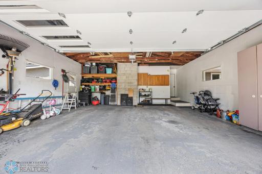 2458 W Country Club Drive S, Fargo, ND 58103