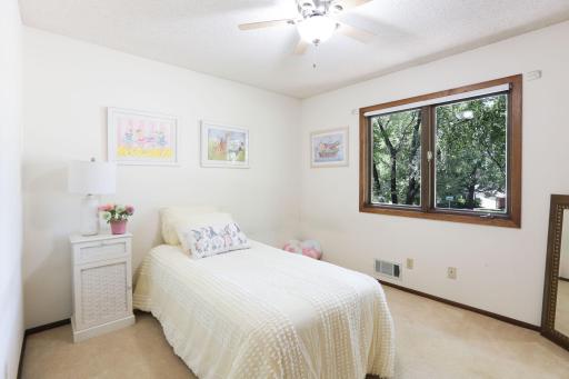 570 Crestview Drive S, Saint Paul, MN 55119