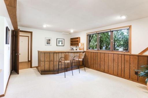 570 Crestview Drive S, Saint Paul, MN 55119