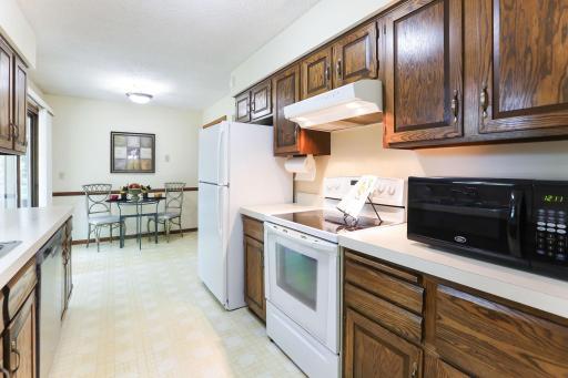 570 Crestview Drive S, Saint Paul, MN 55119